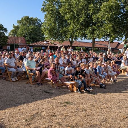 Einschulungsfeier 2026 auf der Wiese