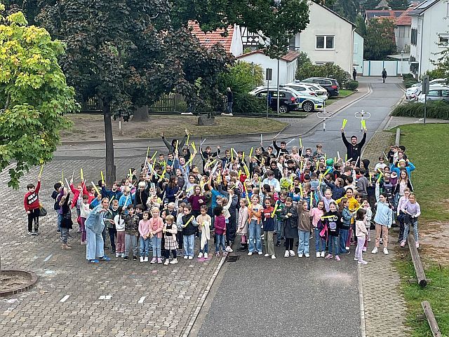 Zu Fuß zur Schule